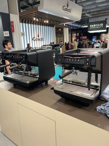 Кавомашина Nuova Simonelli Appia Viva 2Gr Compact Velometrik 20017 фото