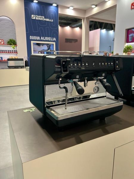 Кавомашина Nuova Simonelli Appia Viva 2Gr Compact Velometrik 20017 фото